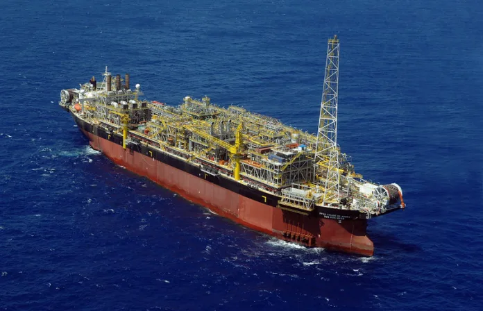 Navio Plataforma da Petrobras